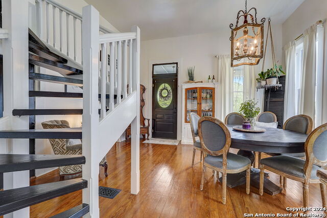 Image 20 of 64 For 109 Evergreen St W