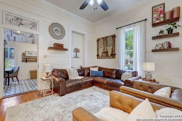 Image 24 of 64 For 109 Evergreen St W