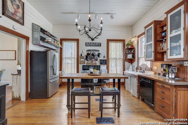 Image 26 of 64 For 109 Evergreen St W