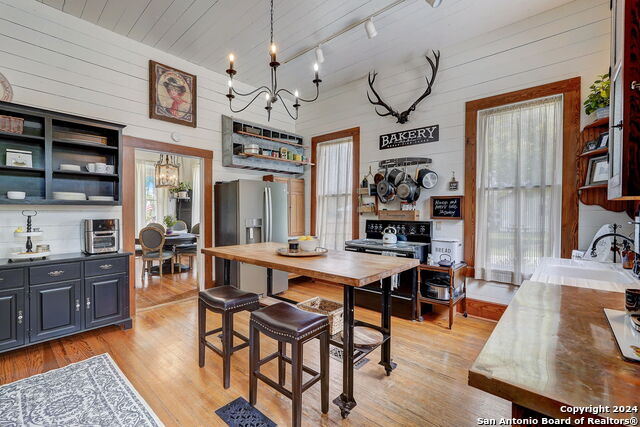 Image 29 of 64 For 109 Evergreen St W