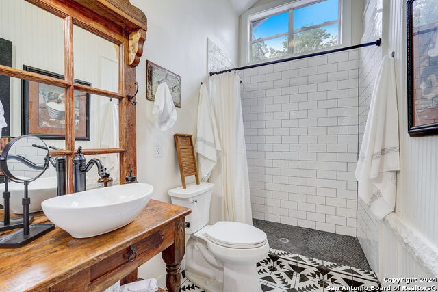 Image 33 of 64 For 109 Evergreen St W