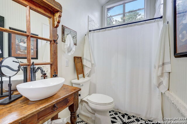 Image 34 of 64 For 109 Evergreen St W