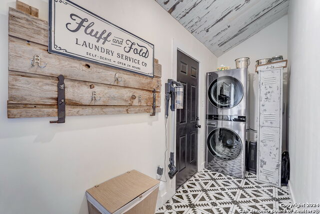 Image 36 of 64 For 109 Evergreen St W