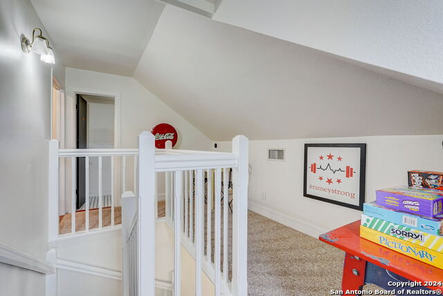 Image 37 of 64 For 109 Evergreen St W