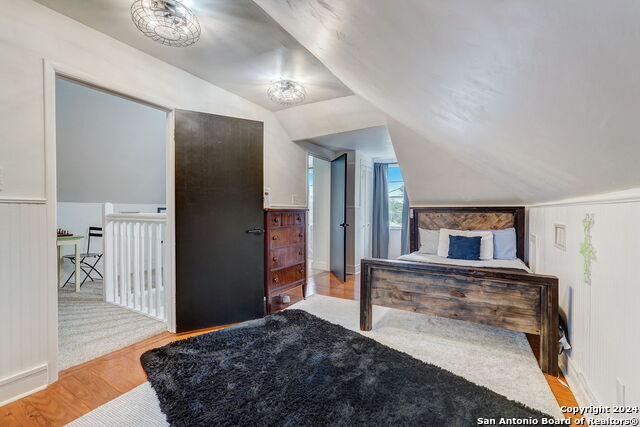 Image 40 of 64 For 109 Evergreen St W