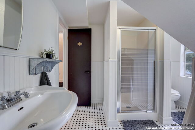 Image 43 of 64 For 109 Evergreen St W