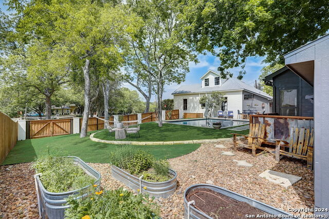 Image 59 of 64 For 109 Evergreen St W