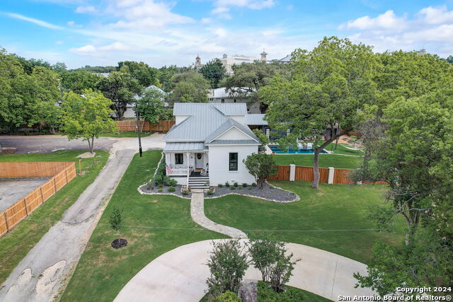 Image 60 of 64 For 109 Evergreen St W