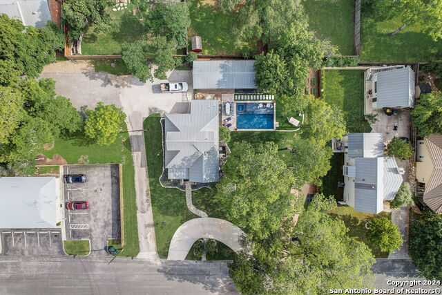 Image 61 of 64 For 109 Evergreen St W