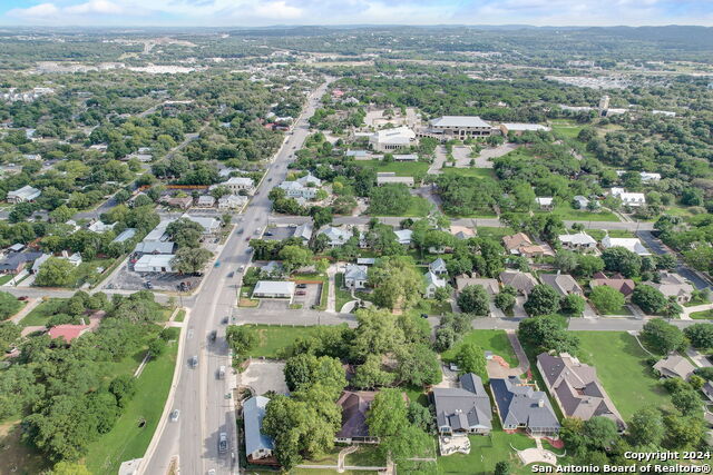 Image 62 of 64 For 109 Evergreen St W