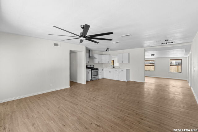 Image 6 of 33 For 4426 Newcome Dr