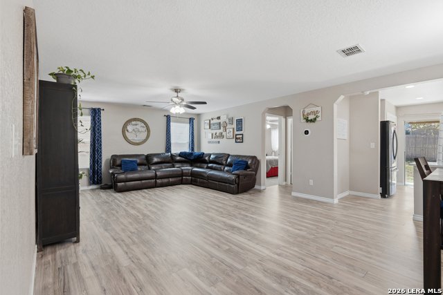 Image 9 of 36 For 10922 Livewater