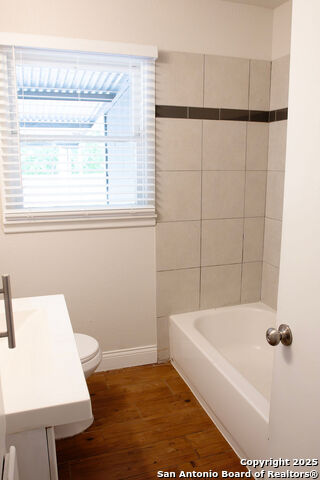 Image 11 of 29 For 4618 Neer  