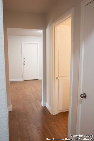 Image 25 of 29 For 4618 Neer  