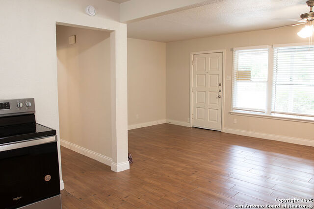 Image 9 of 29 For 4618 Neer  