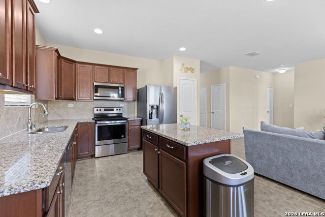 Listing photo id 8 for 2818 Ridge Berry Rd.