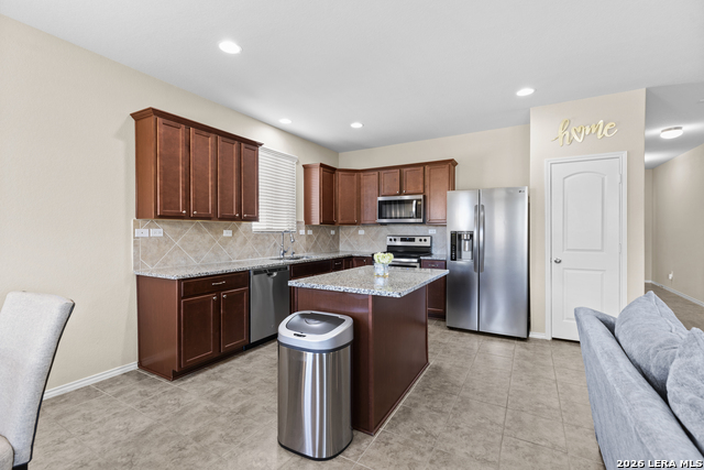 Listing photo id 7 for 2818 Ridge Berry Rd.