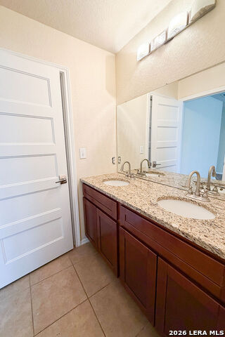 Image 23 of 32 For 220 Hansford