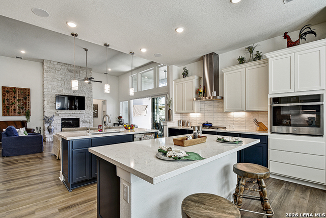 Image 16 of 45 For 422 Corwin  