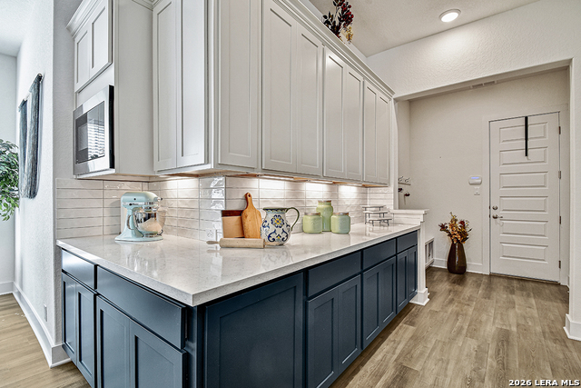 Image 18 of 45 For 422 Corwin  