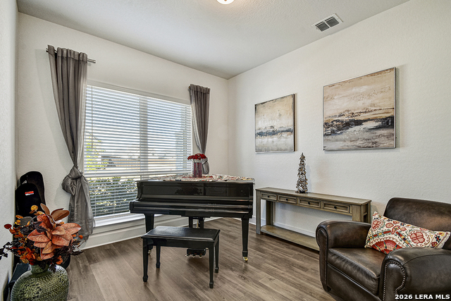 Image 24 of 45 For 422 Corwin  