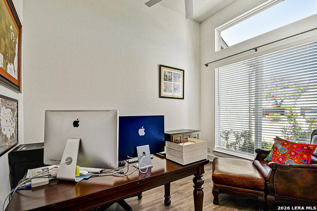 Image 26 of 45 For 422 Corwin  