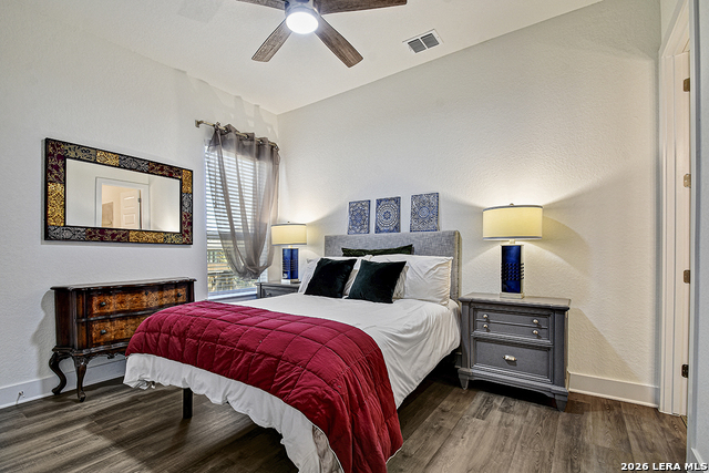 Image 28 of 45 For 422 Corwin  