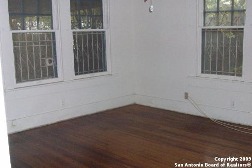 Image 8 of 17 For 120 Delaware St