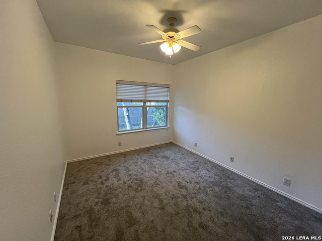 Listing photo id 13 for 30 Amber Forest