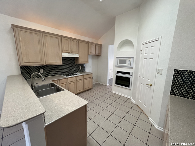 Listing photo id 2 for 30 Amber Forest