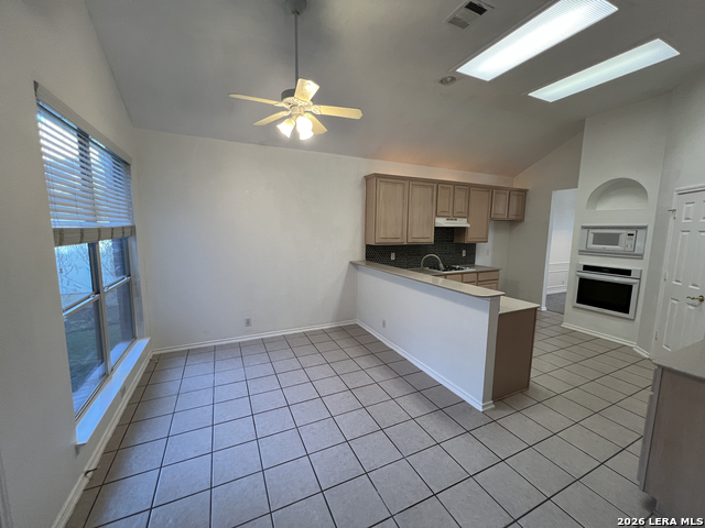 Listing photo id 3 for 30 Amber Forest