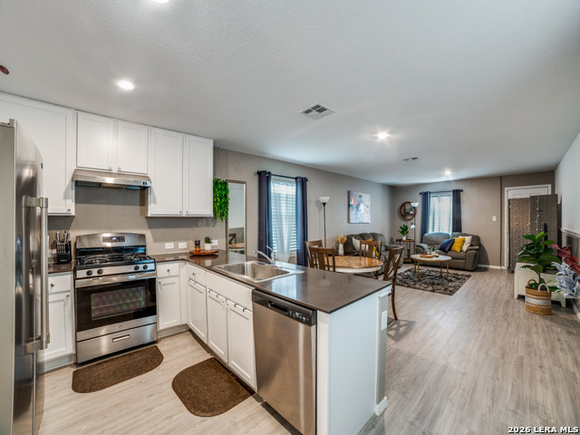 Image 4 of 12 For 7623 Parish  