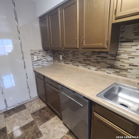 Image 5 of 30 For 12020 Maplerock