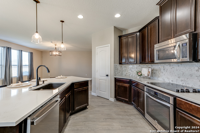 Image 15 of 36 For 7615 Cherished Bend