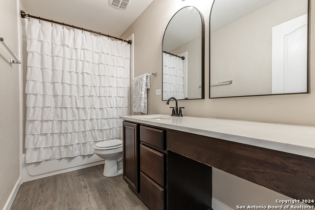 Image 32 of 36 For 7615 Cherished Bend