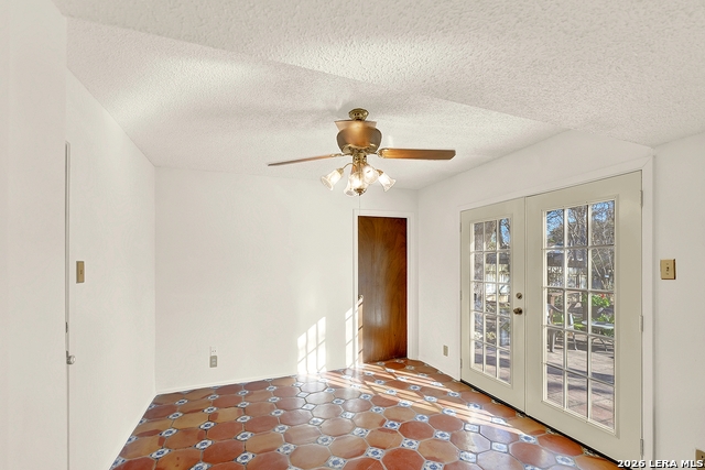 Image 17 of 33 For 8542 Timberbriar St