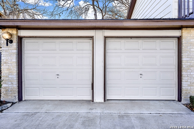 Image 4 of 33 For 8542 Timberbriar St