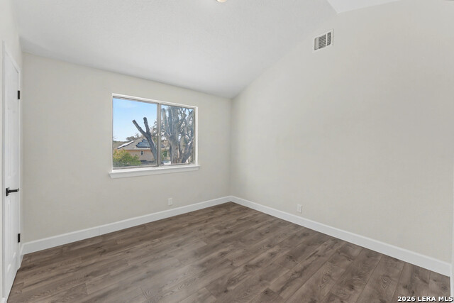 Image 18 of 37 For 5934 Spring Valley