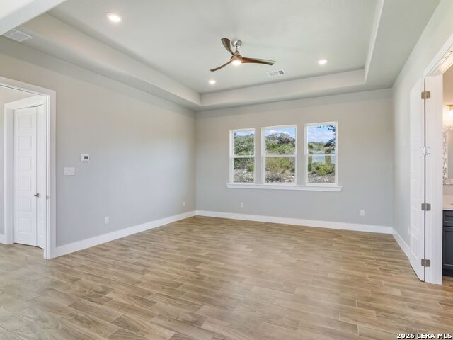 Image 28 of 57 For 250 Pr 2775  