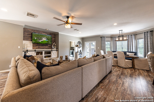 Image 19 of 49 For 7046 Devonshire