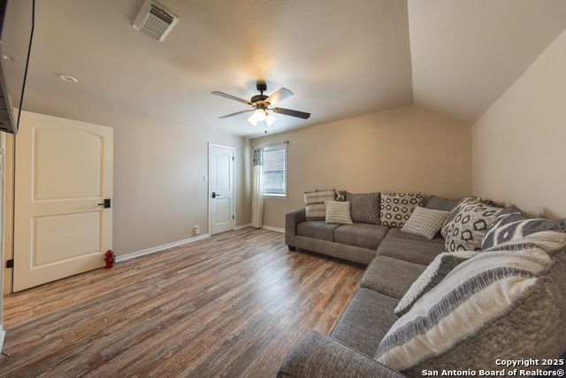 Image 36 of 49 For 7046 Devonshire