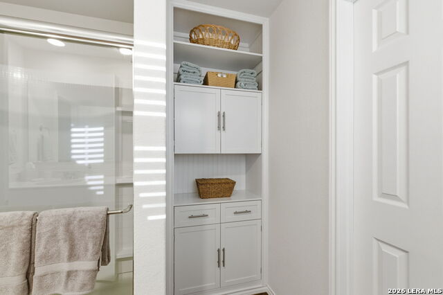 Image 18 of 33 For 6622 Turnpike