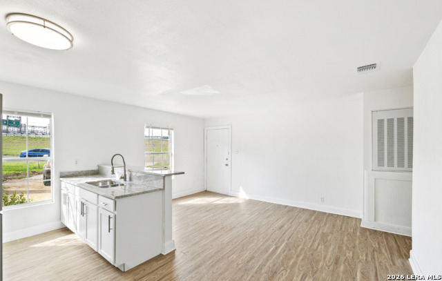 Image 12 of 22 For 818 Hampton  