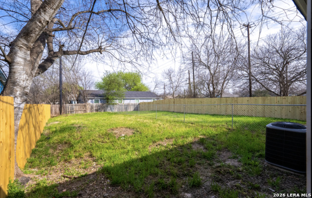 Image 21 of 22 For 818 Hampton  