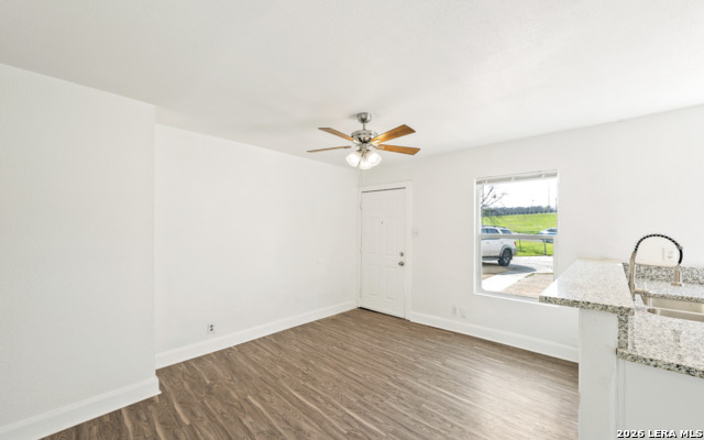 Image 5 of 22 For 818 Hampton  