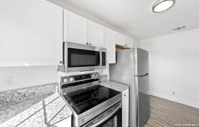 Image 9 of 22 For 818 Hampton  