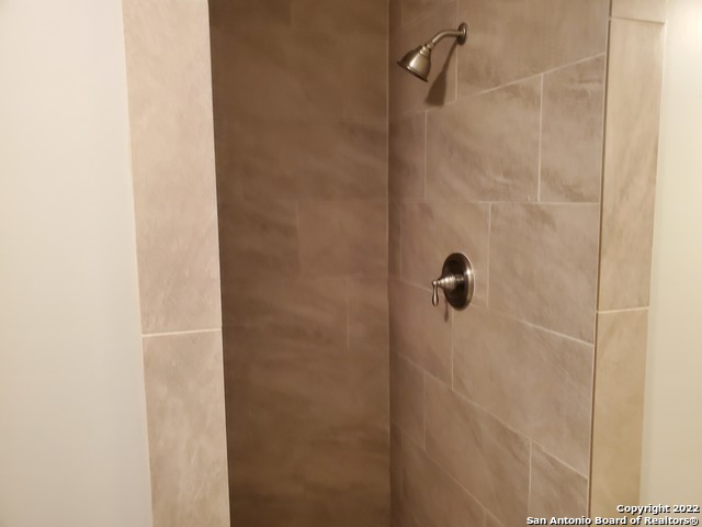 Image 11 of 26 For 22731 Hickory Shadow