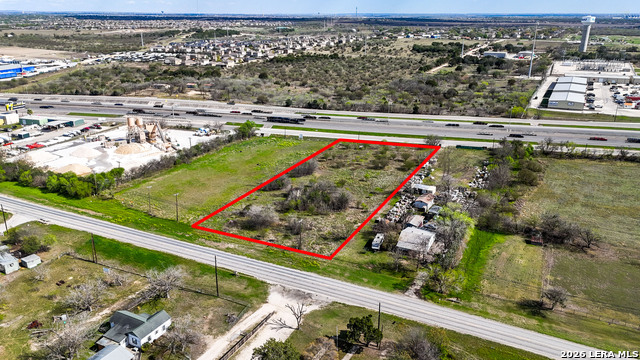 Listing photo id 35 for 3939 Fm 482  