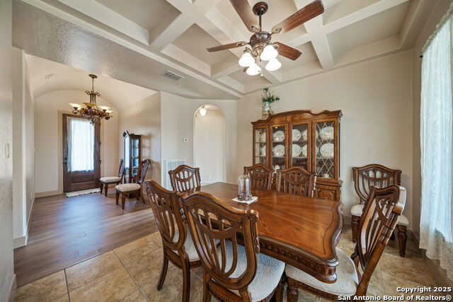 Listing photo id 11 for 438 County Road 367