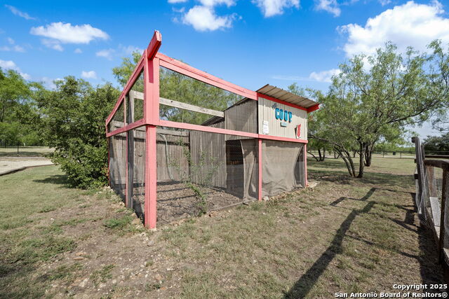 Listing photo id 29 for 438 County Road 367